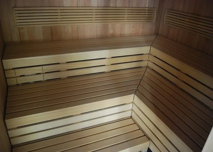 Spring & Summer Polanki Park 公寓 *